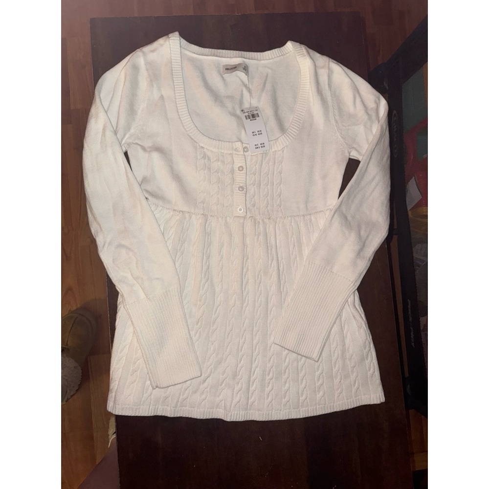 Hollister NWT Womens Long Sleeve Babydoll Sweater White Size Medium
